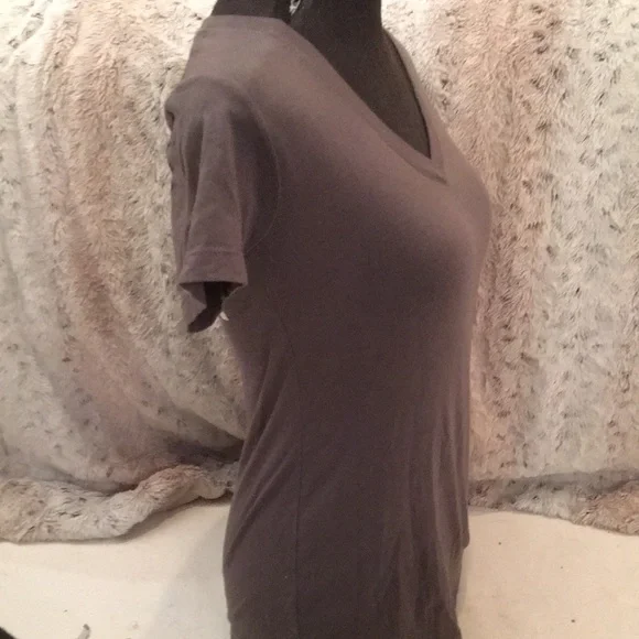 Tan Fitted V-Neck Short Sleeve T-Shirt - Picture 7 of 12